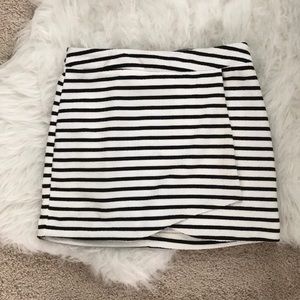 Skies Are Blue wrap mini skirt 🌟